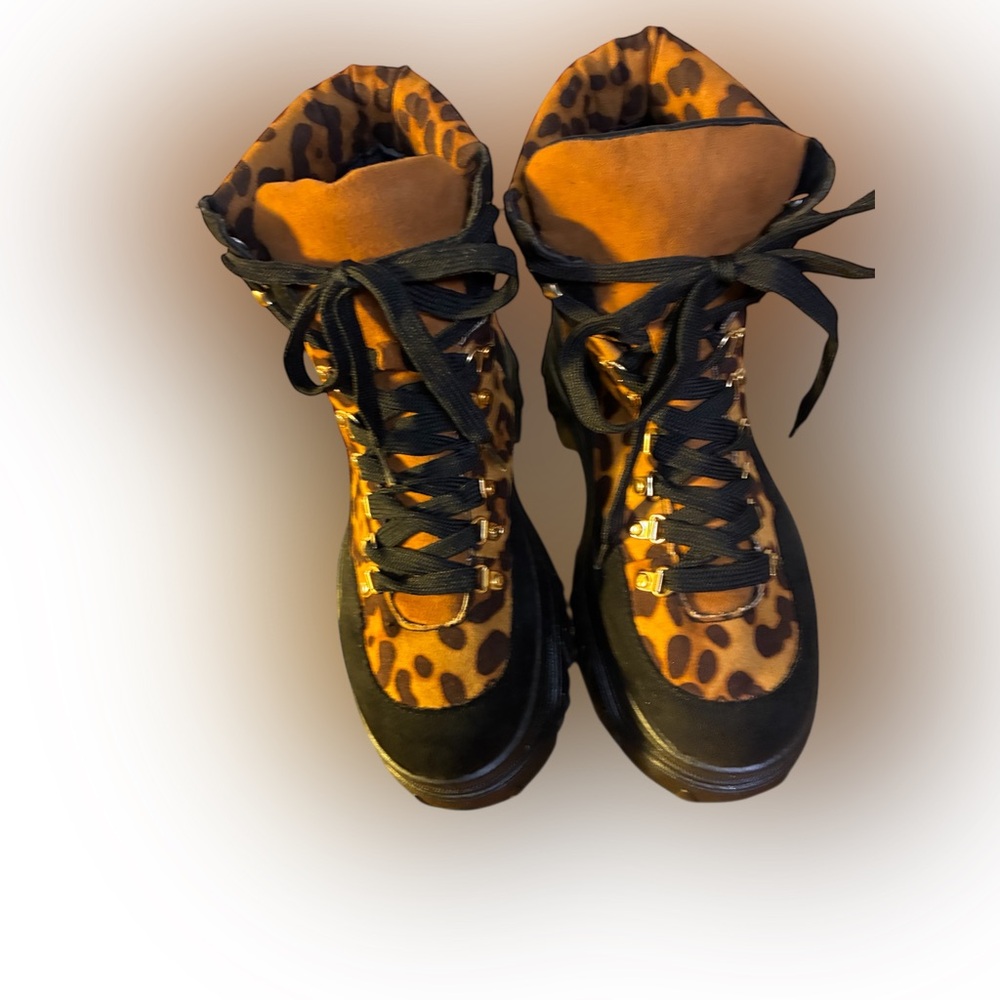 BAMBOO Elegant Black and Gold Footwear - Picture 5 of 11